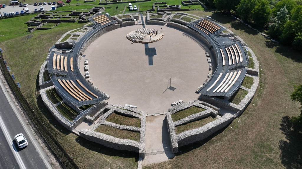 𝗔𝗺𝗳𝗶𝘁𝗲𝗮𝘁𝗿𝘂𝗹 𝗿𝗼𝗺𝗮𝗻 𝗱𝗲 𝗹𝗮 𝗨𝗹𝗽𝗶𝗮 𝗧𝗿𝗮𝗶𝗮𝗻𝗮 𝗦𝗮𝗿𝗺𝗶𝘇𝗲𝗴𝗲𝘁𝘂𝘀𝗮