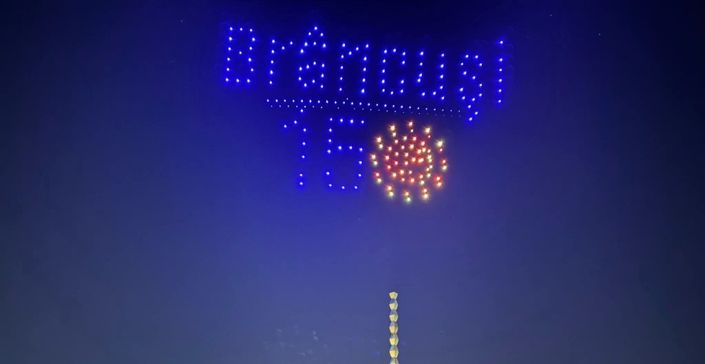 Miracolul Brâncuși la 150 de ani: Spectacol inedit la Târgu Jiu și apel pentru protejarea Coloanei fără&nbsp;Sfârșit