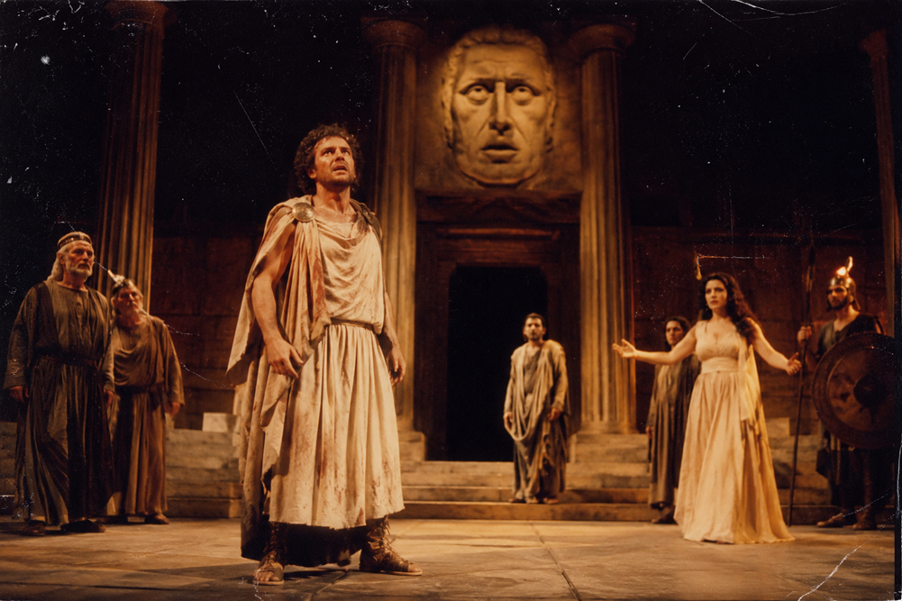 Ce poți face cu o diplomă de teatru? Zeci de cariere posibile, într-o Românie cu cei mai puțini angajați în cultură din UE