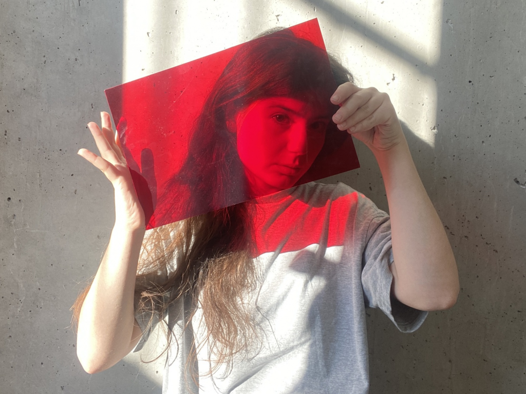 Artista Adina Mocanu duce arta contemporană românească în Turcia, la două bienale și o rezidență