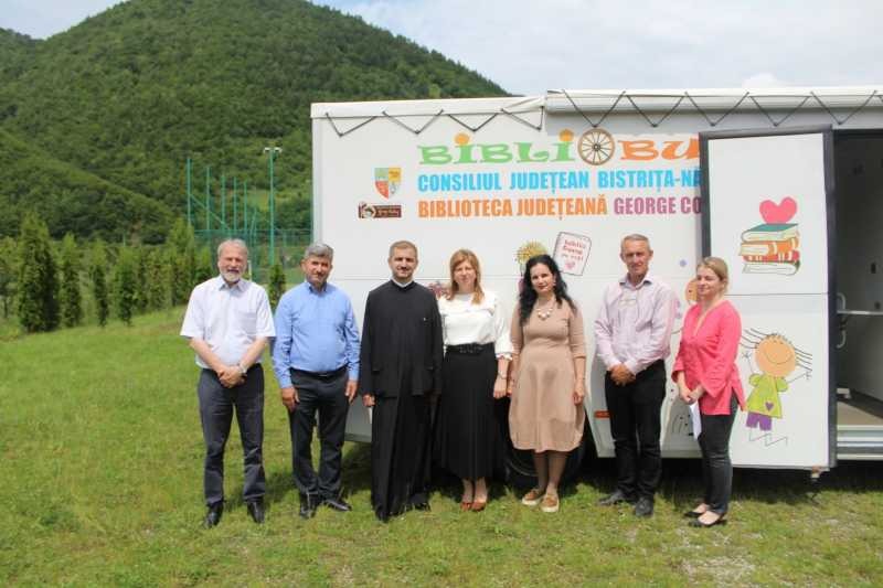 Bibliobusul ajunge în satele din Bistrița-Năsăud: se cere un program național pentru bibliotecile rurale