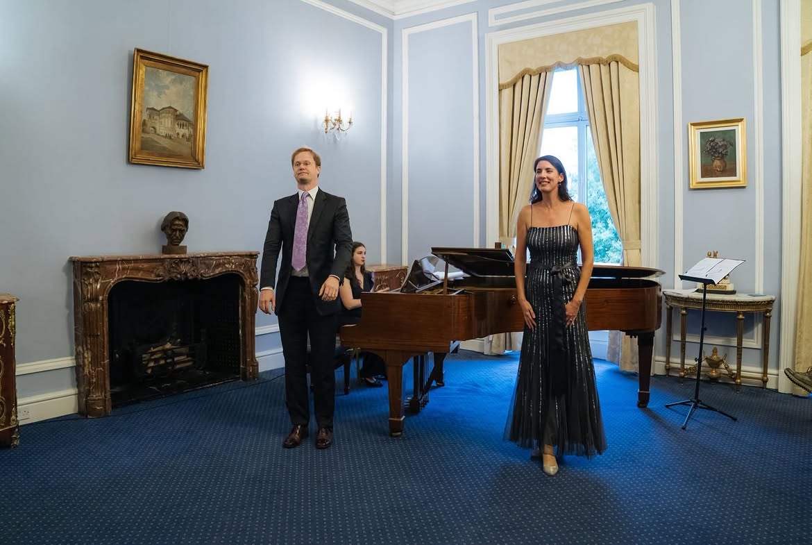 Recital cu sală plină la Institutul Cultural Român de la Londra: „Threads of Time”, cu Adriana Festeu și Christopher White