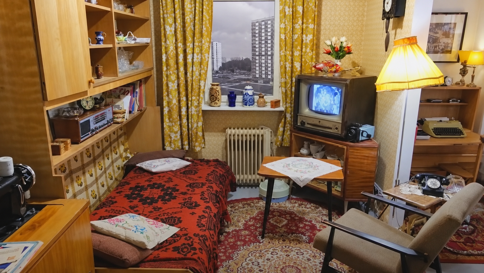 „Istorii deturnate – destine rescrise”: expoziția despre patrimoniul construit al Bucureștiului în comunism ajunge la Constanța