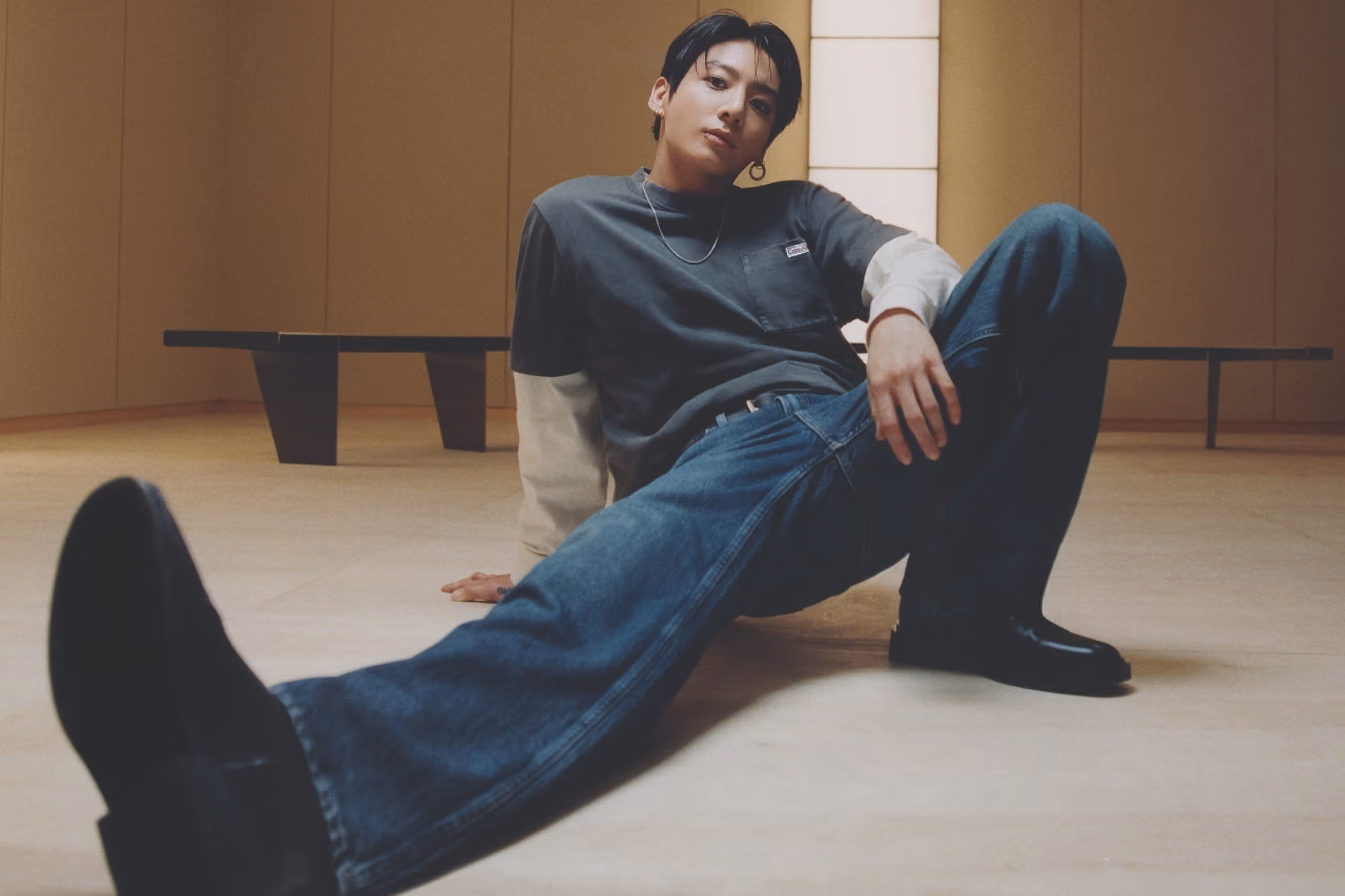 Jungkook, vedeta noii campanii Calvin Klein „Feel The Fit”: „Am ajuns să apreciez cum mă simt în blugii brandului”