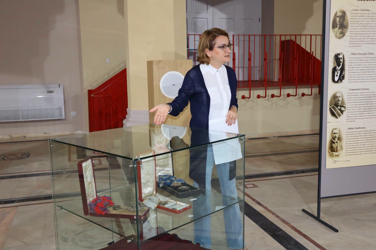 Brevete semnate de regele Ferdinand și ordine rare, expuse la Muzeul Vrancei: „O mare parte sunt unicate”