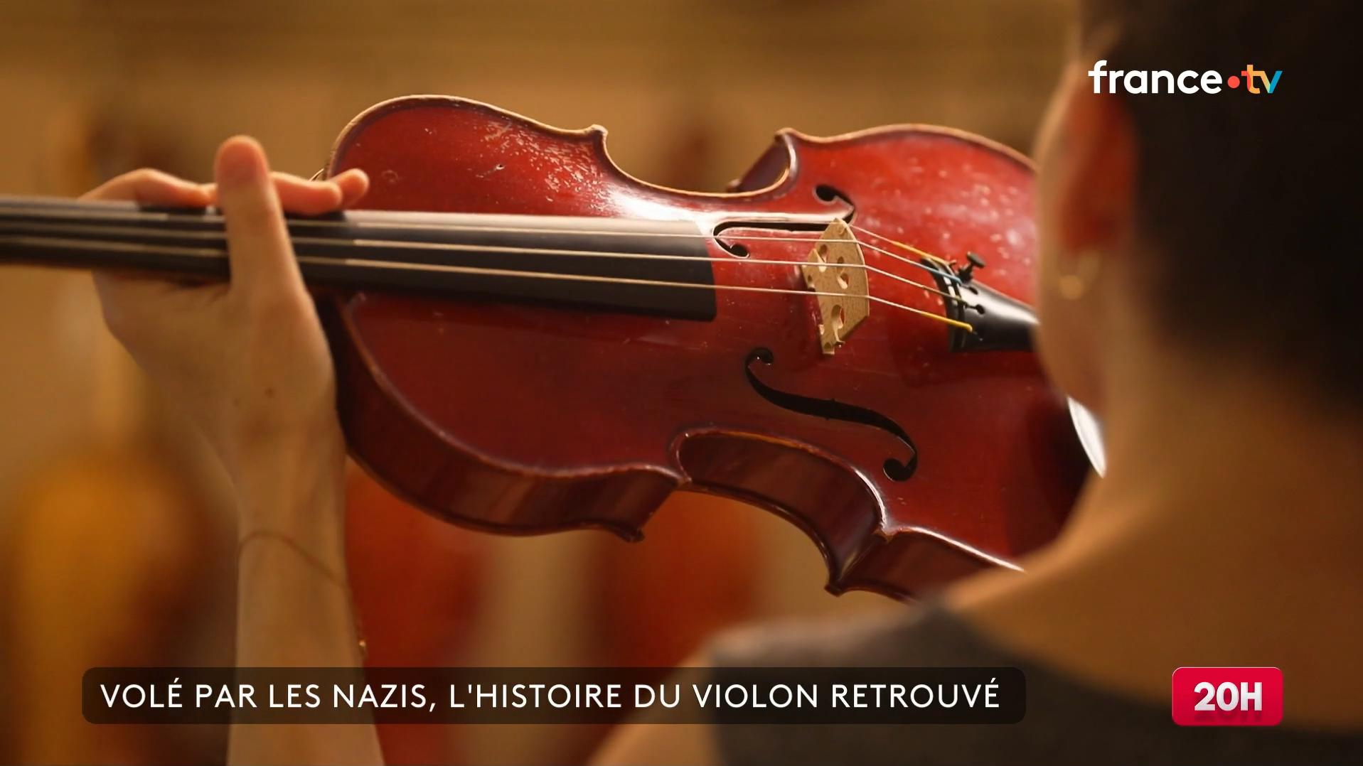 O vioară furată de naziști în 1940 și regăsită la o licitație a fost înapoiată moștenitorilor la Paris