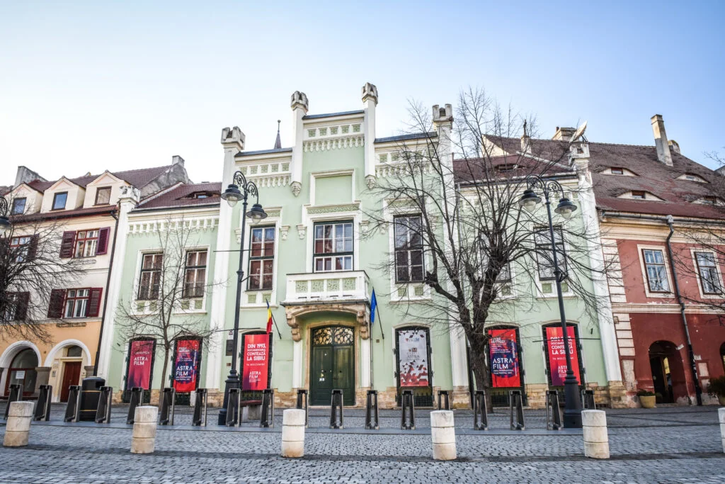 Directorul Muzeului ASTRA publică cifrele Astra Film: 1,5 milioane de lei pe salarii și 203.275 de lei din bilete în șase ani
