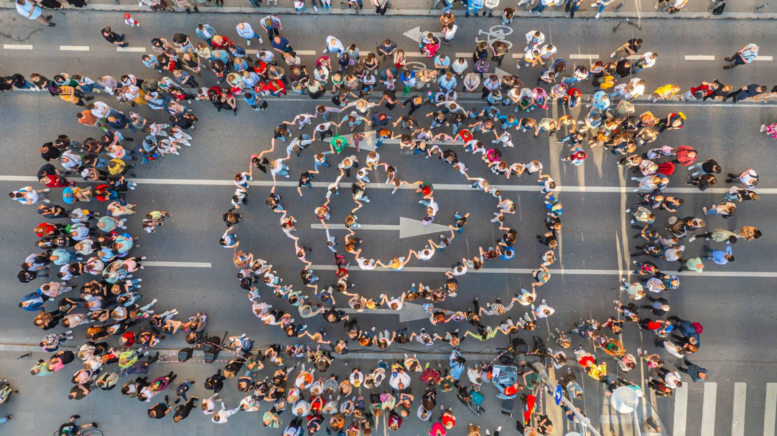 Străzi deschise, penultimul weekend pe Calea Victoriei: parade, tururi ghidate, expoziții și instalații, pe 3 și 4 octombrie